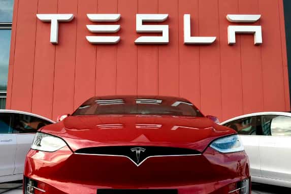 Tesla's Bold Move: Offering One-Month Driver Assist Technology Trial for Customers